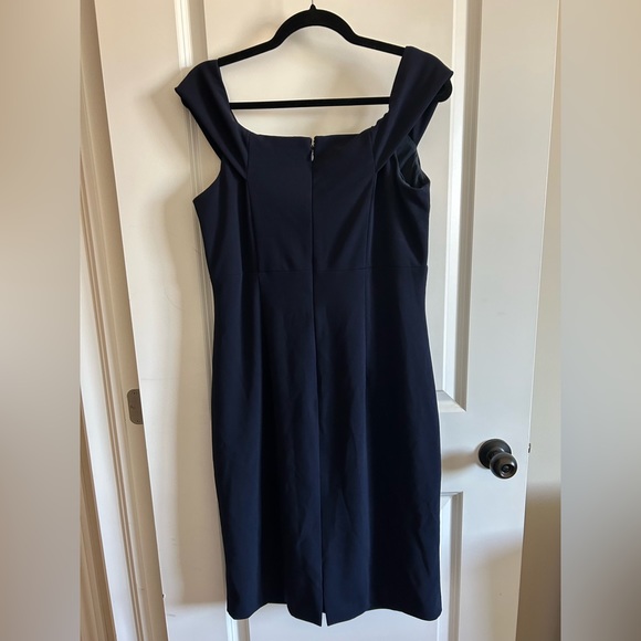 Le Chateau. Navy Dress. Size 16 - Picture 2 of 3